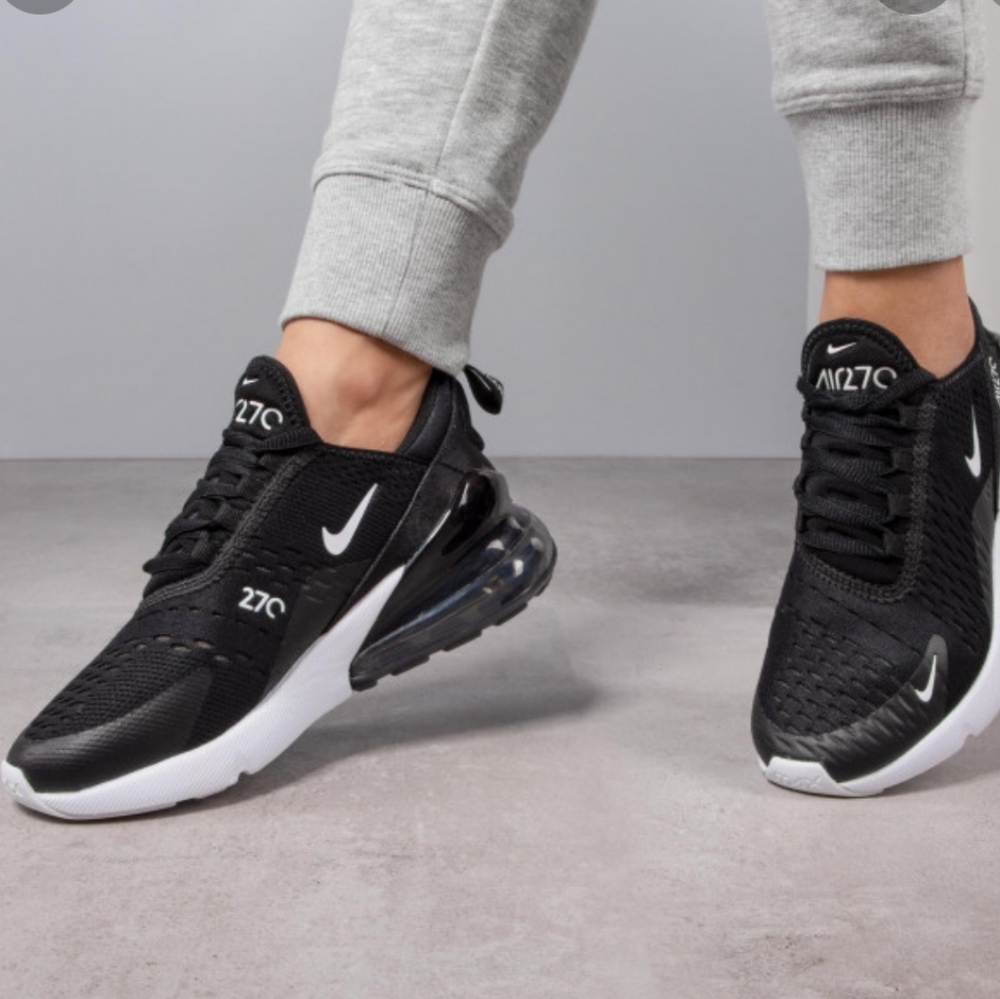 Nike Air Max 270 Running Shoes size 8